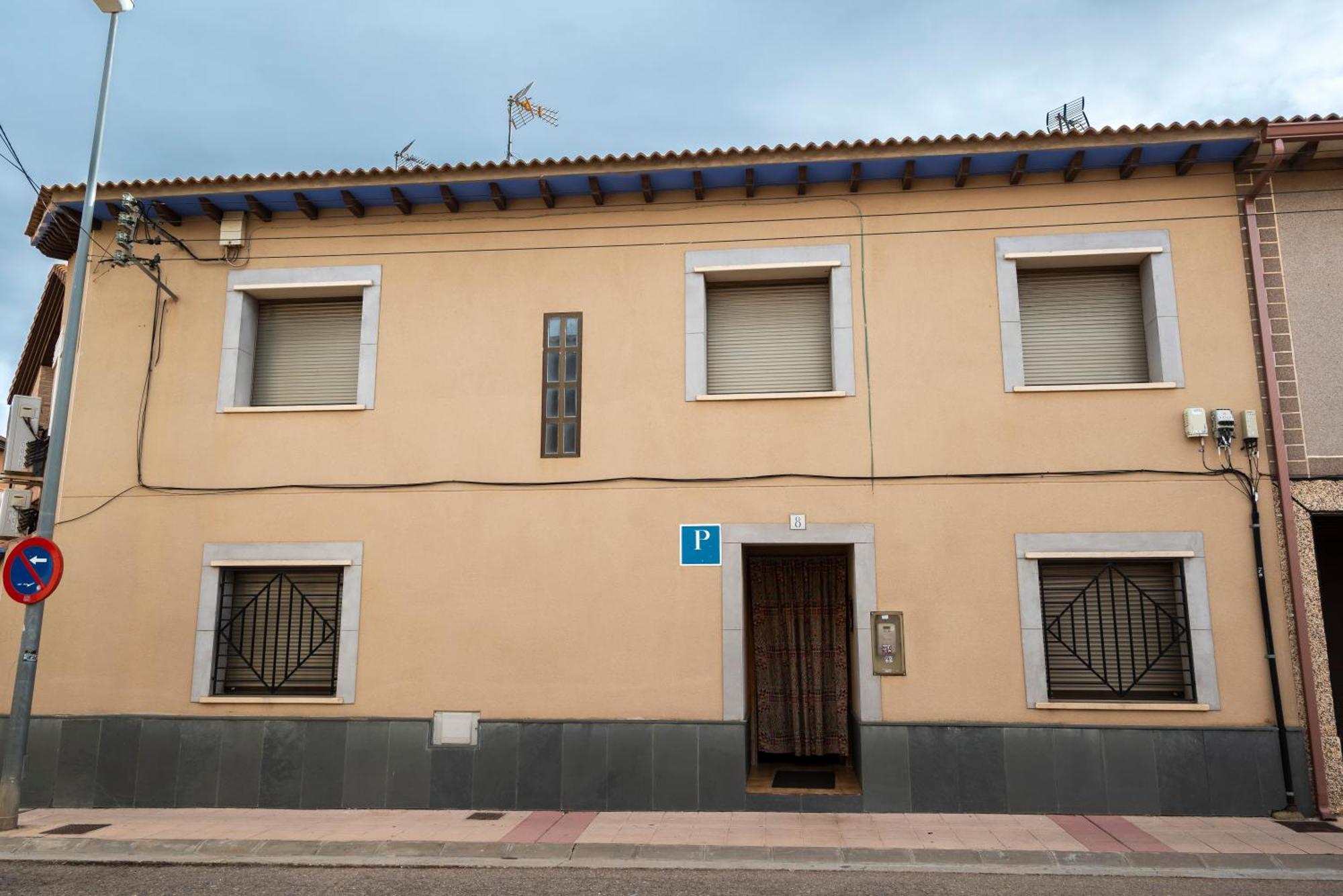 Pension Discoves Pinseque Exterior photo