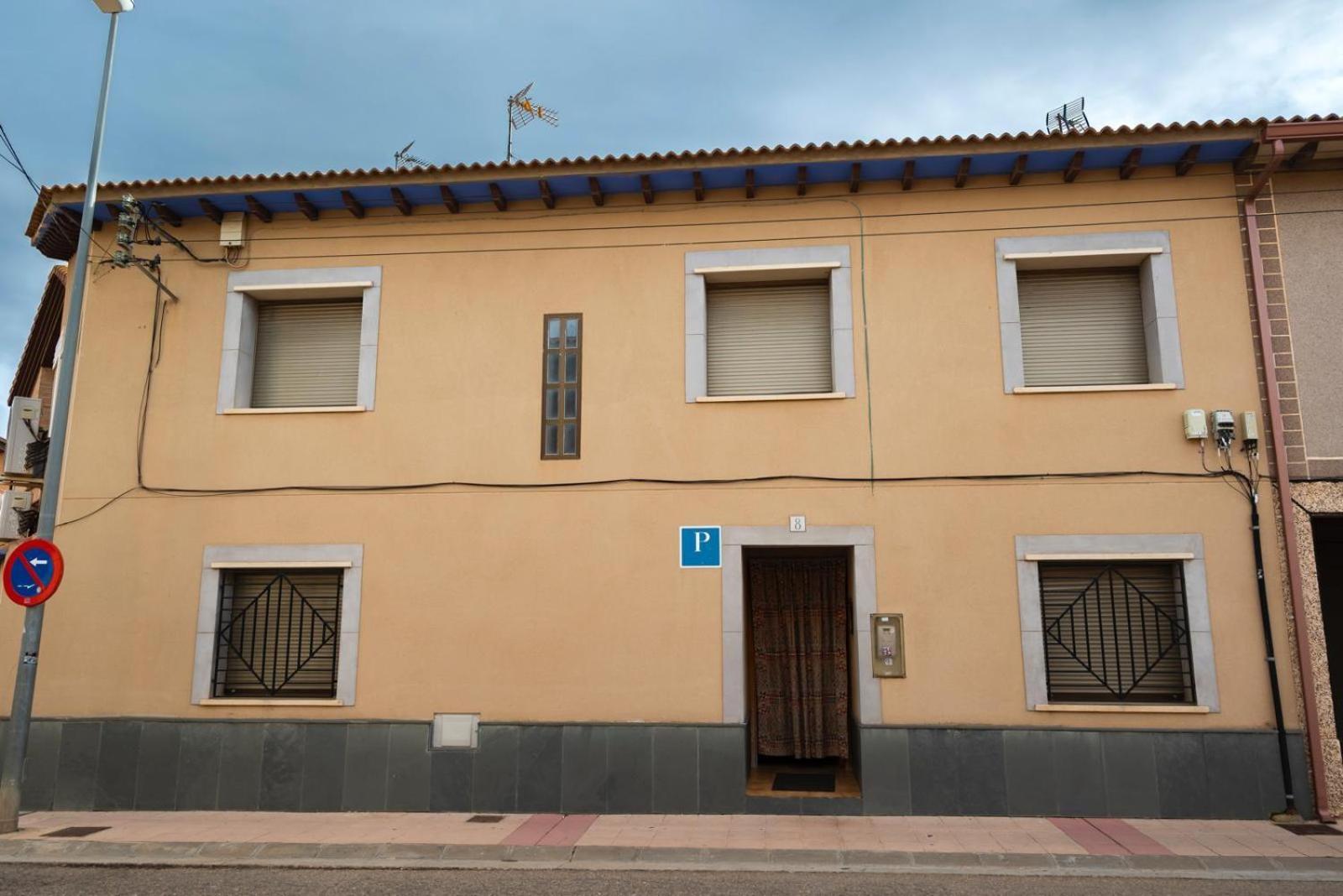 Pension Discoves Pinseque Exterior photo